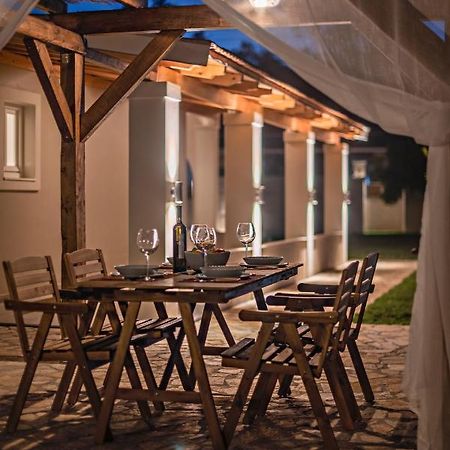 Villa Veneto Luxury Holidays Melíssia Exteriör bild