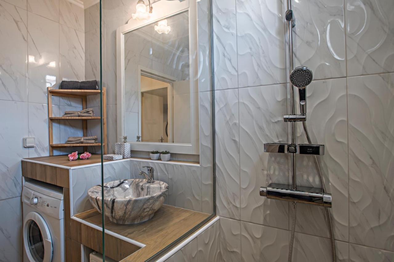 Villa Veneto Luxury Holidays Melíssia Exteriör bild