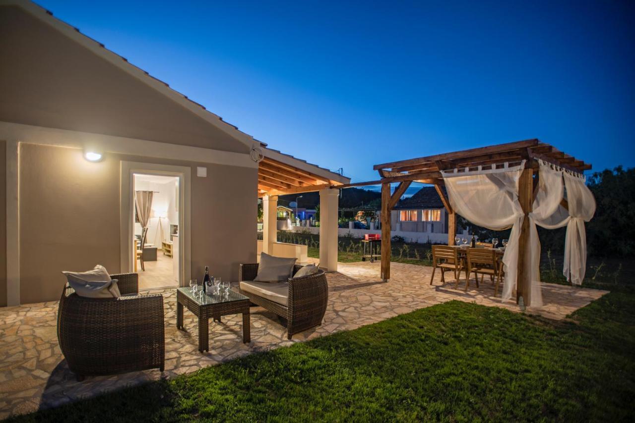 Villa Veneto Luxury Holidays Melíssia Exteriör bild